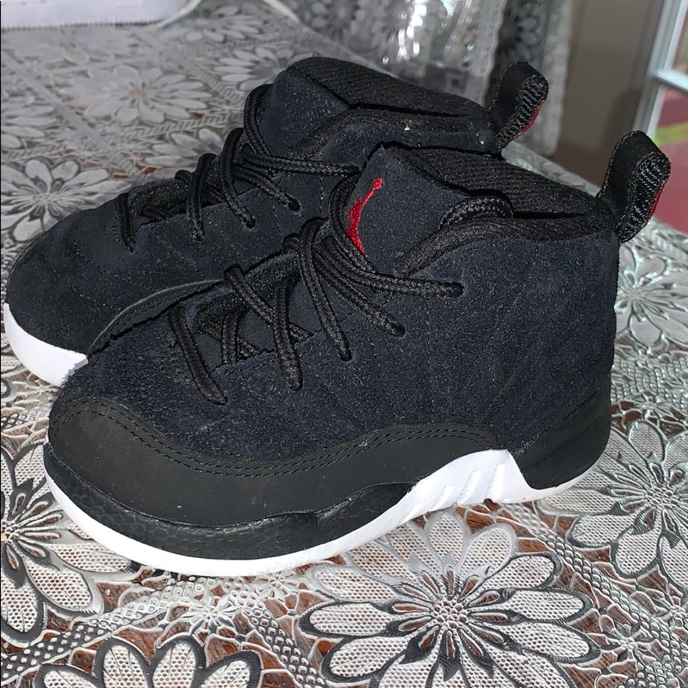 Jordan Retro 12 in Black